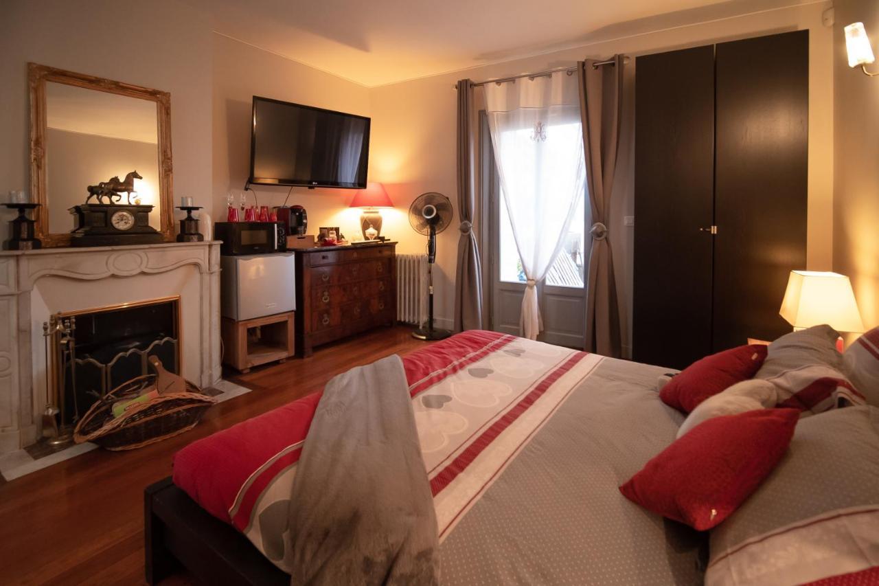 Courteuil L'Ame Des Hospitaliers Bed & Breakfast エクステリア 写真